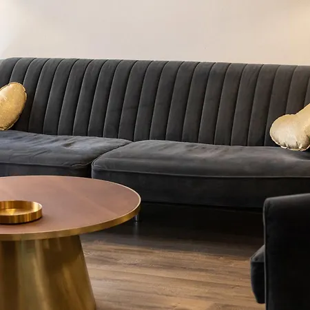 Apartment Golden House In Center Town By Abita Lucca