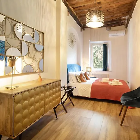Golden House In Center Town By Abita Apartment Lucca