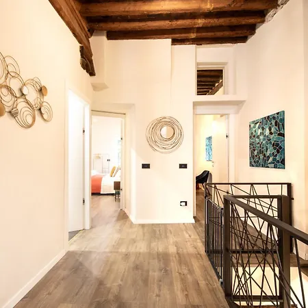 Apartment Golden House In Center Town By Abita *